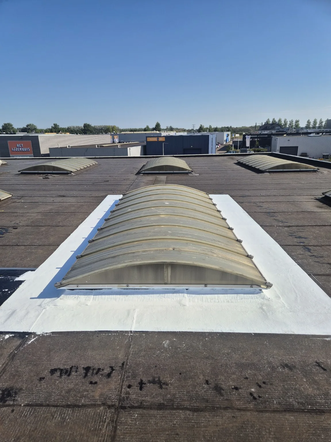 Uitgevoerd project: Lekkende lichtkoepel zonder open vuur hersteld