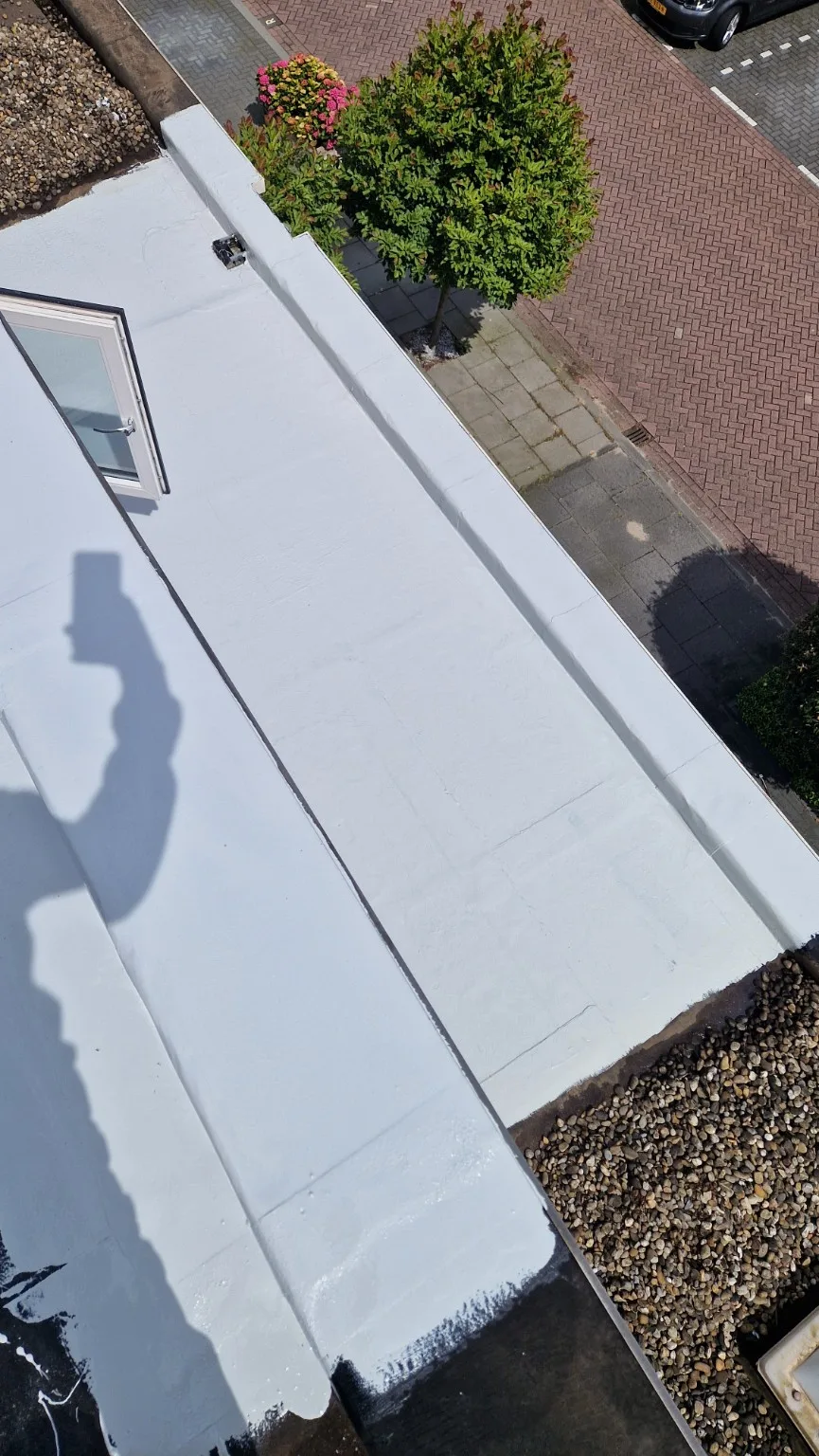 Naadloos licht afgewerkt bitumendak in Capelle aan den IJssel