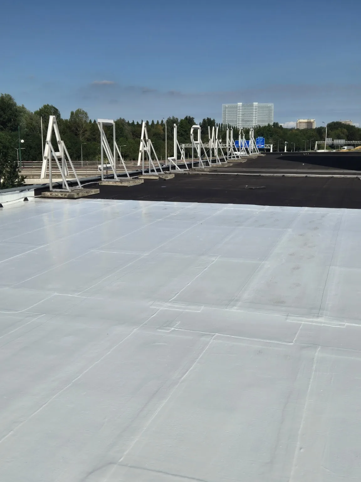 Letzte verfügbare Phase von Dakcoating in Den Haag: 125 m² bitumen bedrijfsdak als cool roof