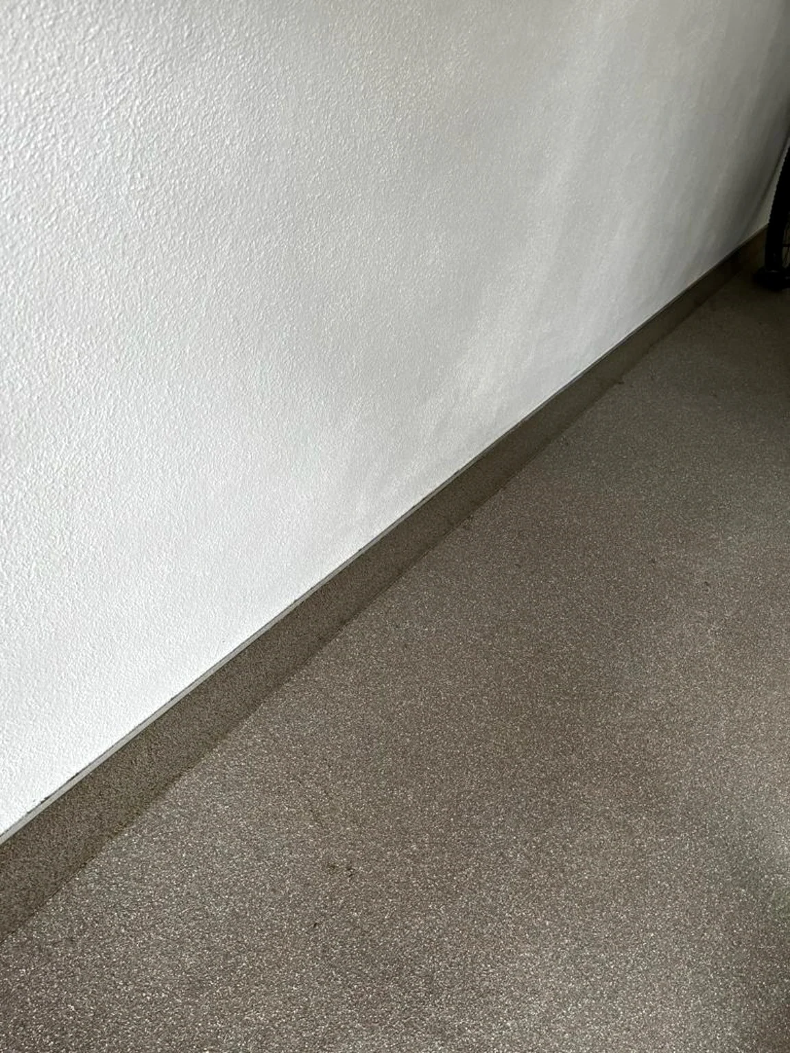 Laatste beschikbare fase van Polyaspartic garagevloer van circa 60 m²